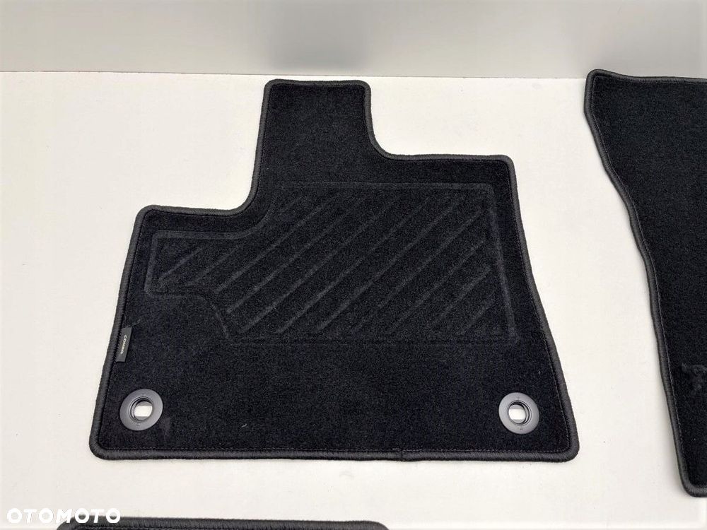 DYWANIKI WELUROWE OPEL COMBO E KOMPLET - 2