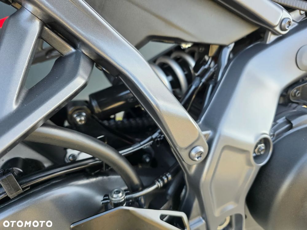 Yamaha MT - 32