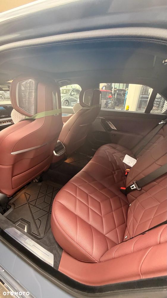 BMW i7 105.7kWh eDrive50 - 13