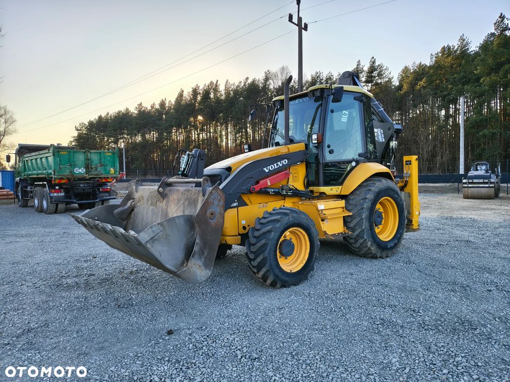 Volvo BL71  Koparko-ładowarka - 8