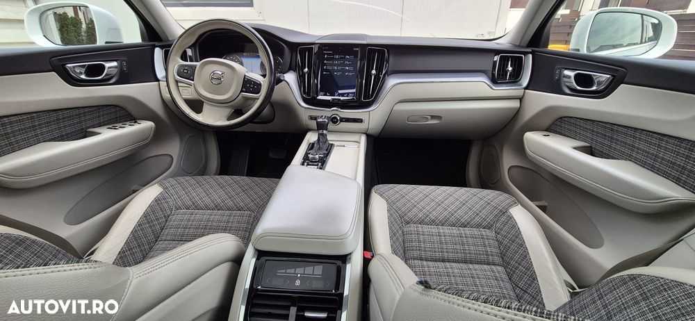 Volvo XC 60 D4 AWD Momentum - 17