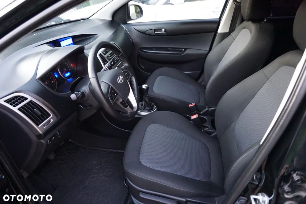 Hyundai i20 - 21