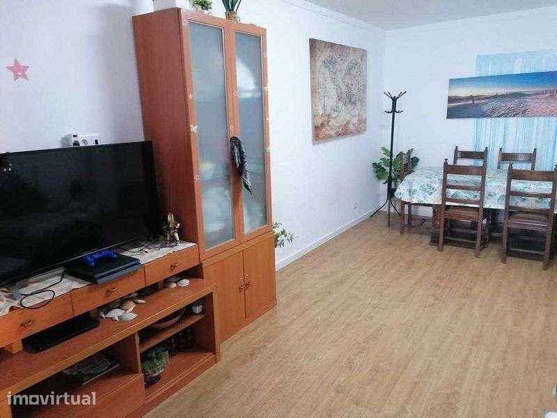 Apartamento T2, procura novo dono - Grande imagem: 3/7