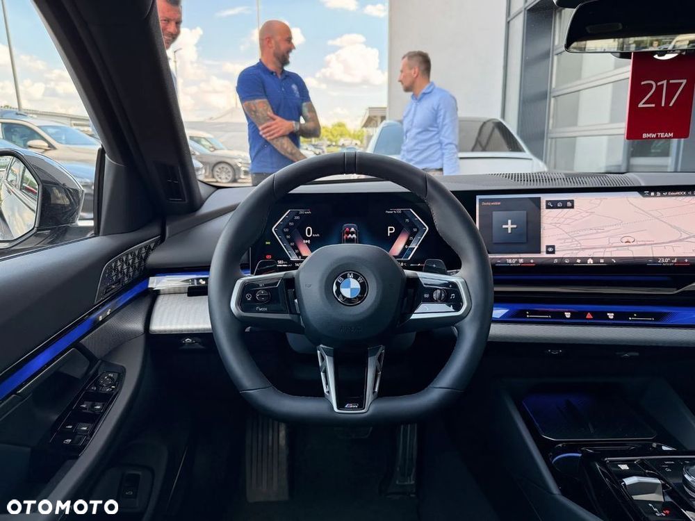 BMW Seria 5 520i mHEV - 33