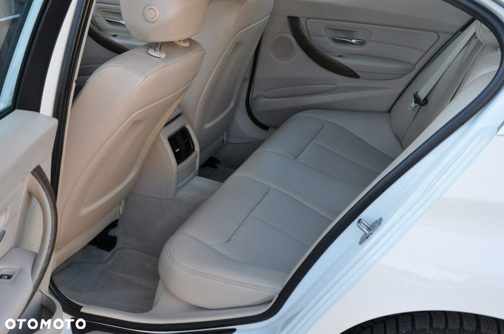 BMW Seria 3 - 23