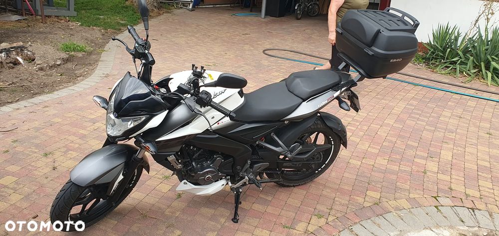 Bajaj Inny - 4