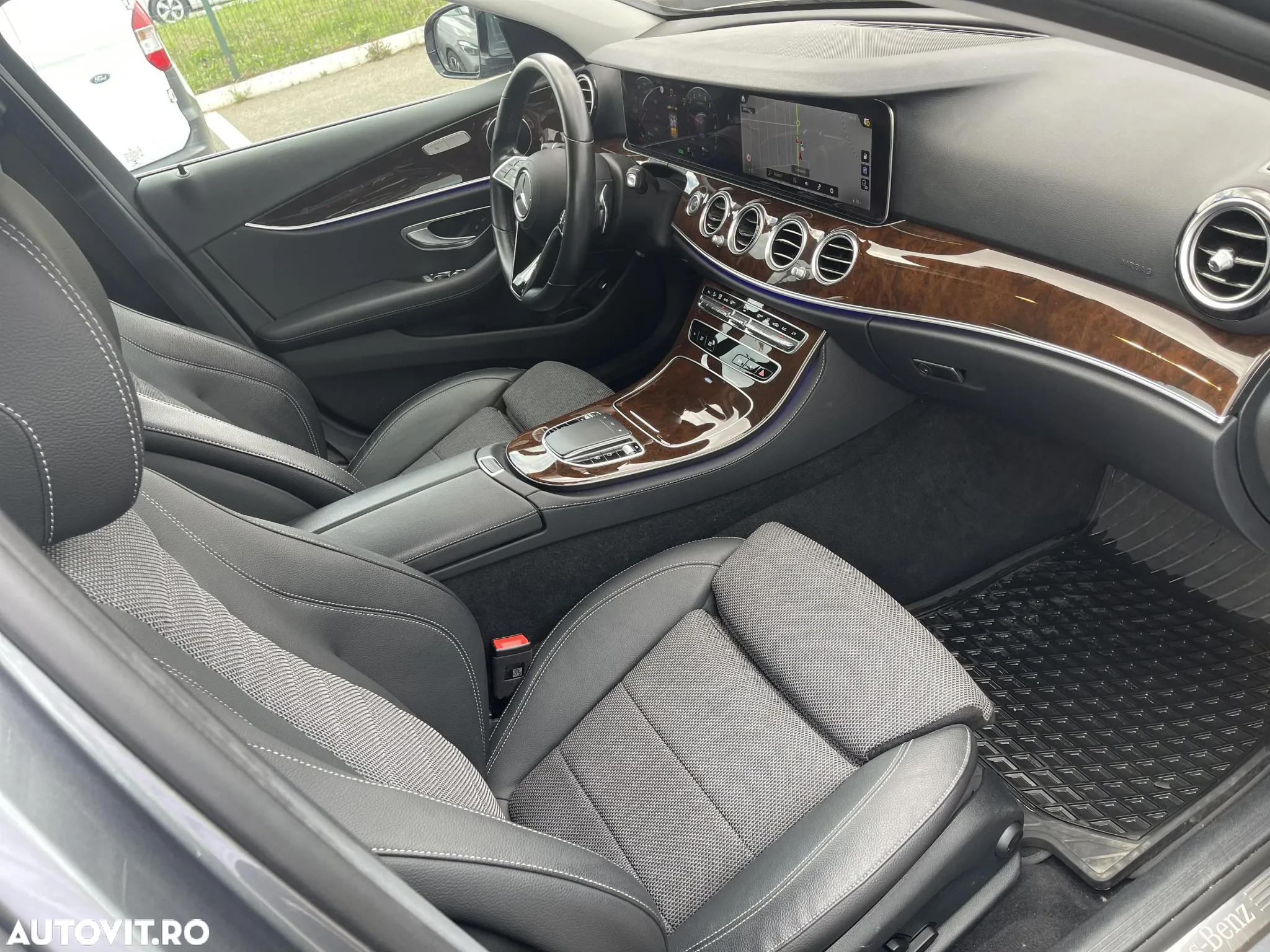 Mercedes-Benz E - 27
