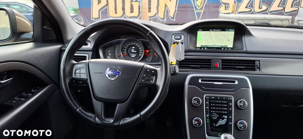 Volvo V70 D2 Momentum - 11