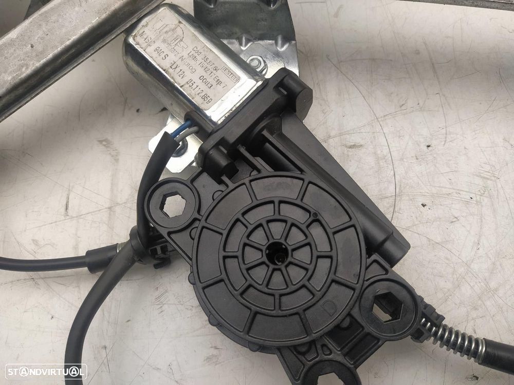ELEVADOR DE VIDRO FRONTAL ESQUERDO FORD FOCUS SEDAN 2001 - 3
