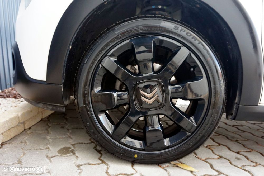 Citroën C3 1.2 PureTech Shine - 32