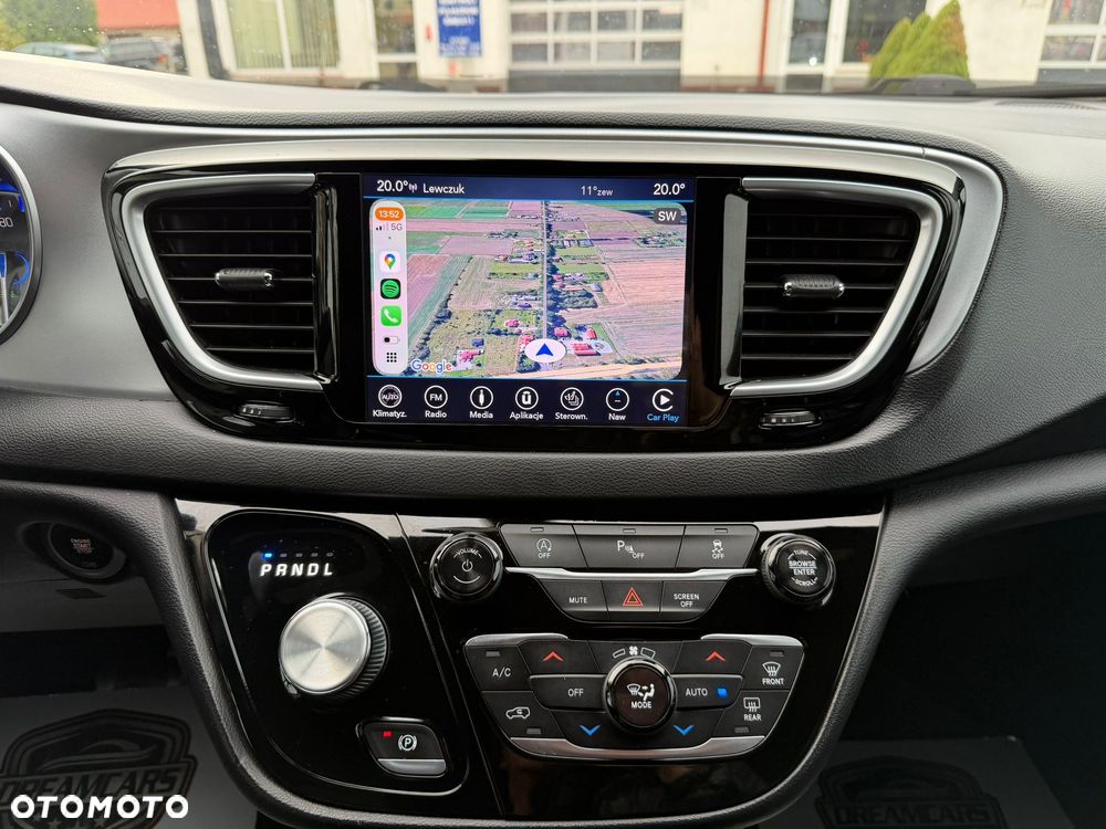 Chrysler Pacifica - 24
