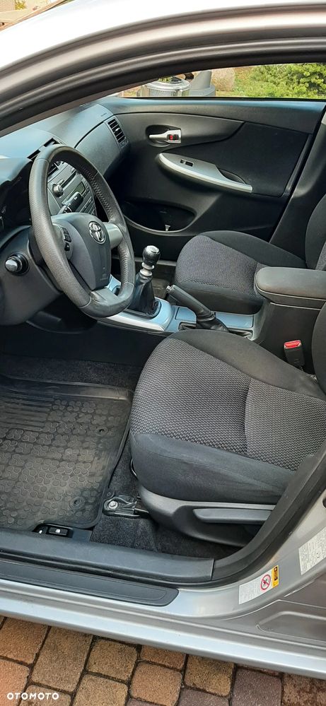 Toyota Corolla 1.6 Luna - 10