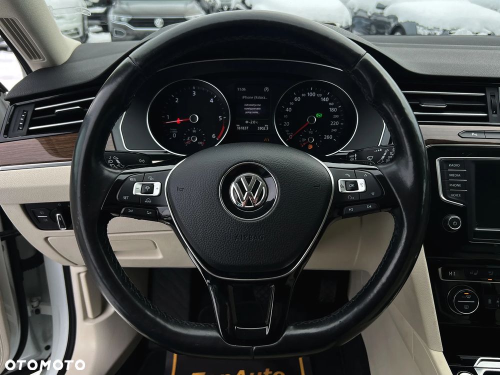 Volkswagen Passat 2.0 TDI SCR DSG Highline - 22