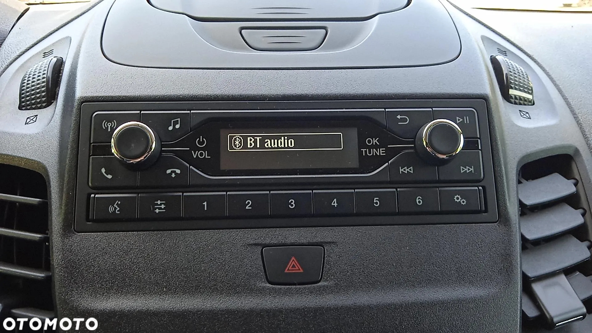 Ford Transit Connect - 16