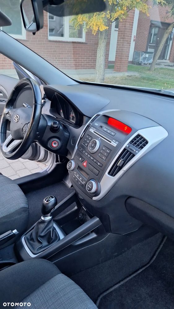 Kia Ceed 1.6 Crdi Comfort + - 12