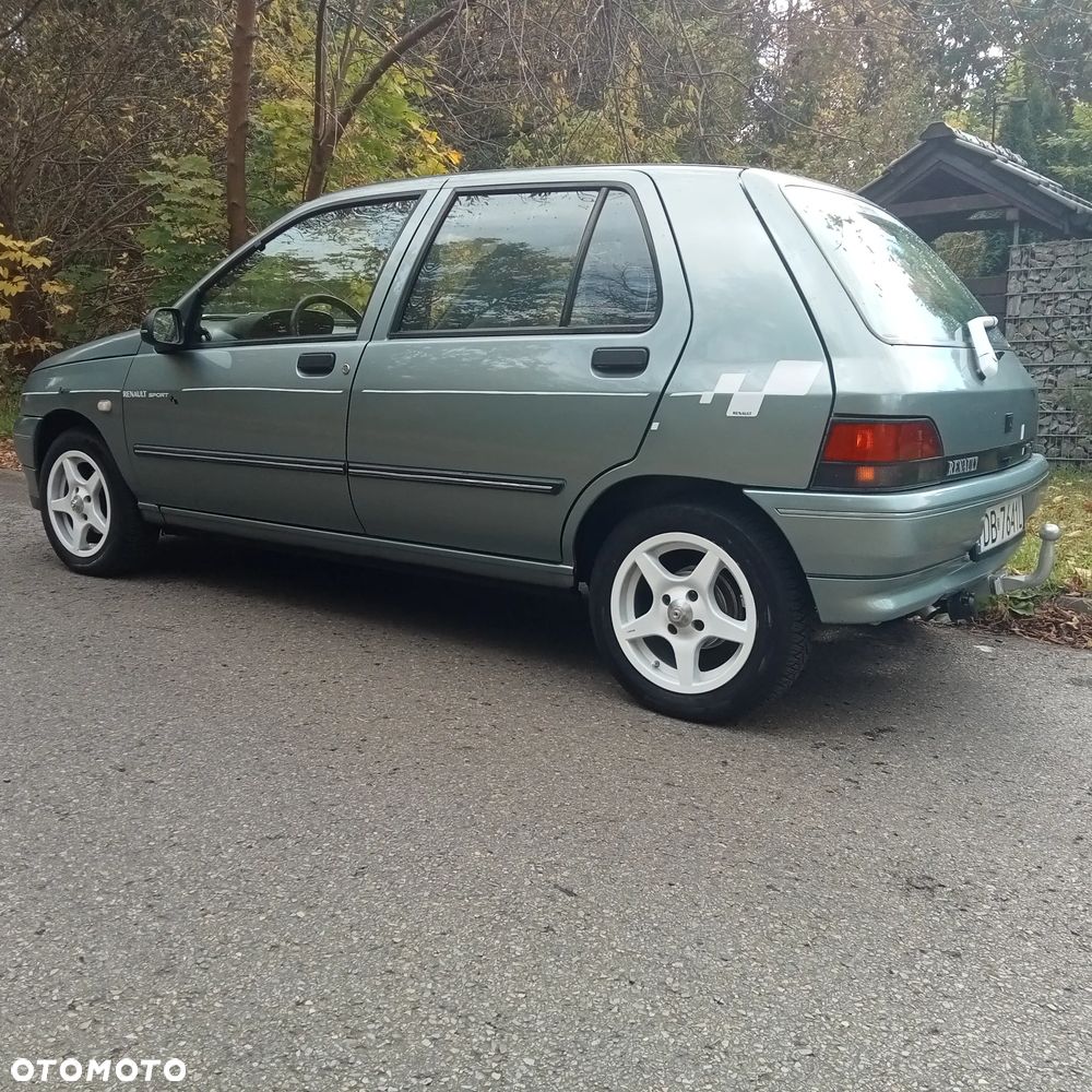Renault Clio - 6
