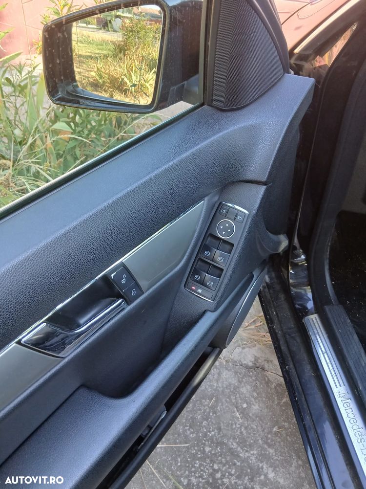 Mercedes-Benz C - 8