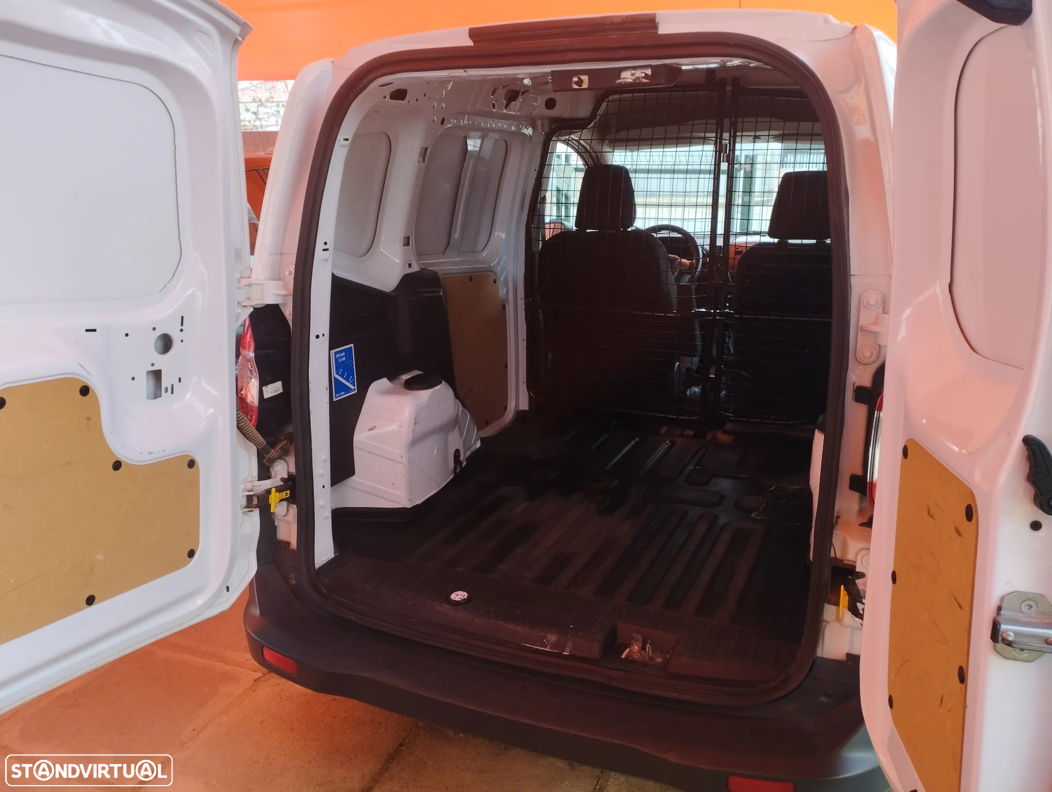 Ford Transit Courier - 8