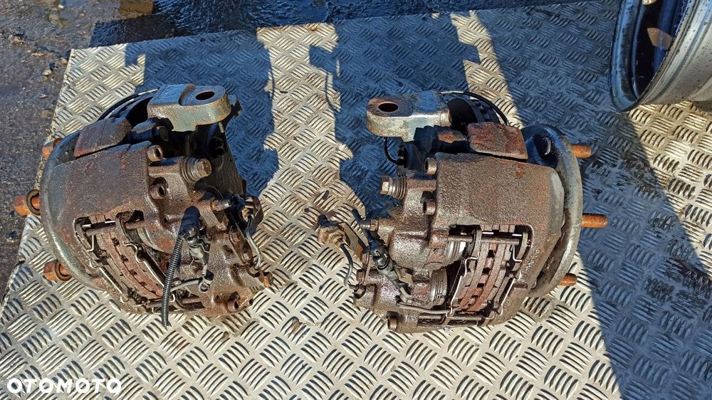 zacisk prawy przód iveco 65c 70c bliźniak 14r jarzmo - 8