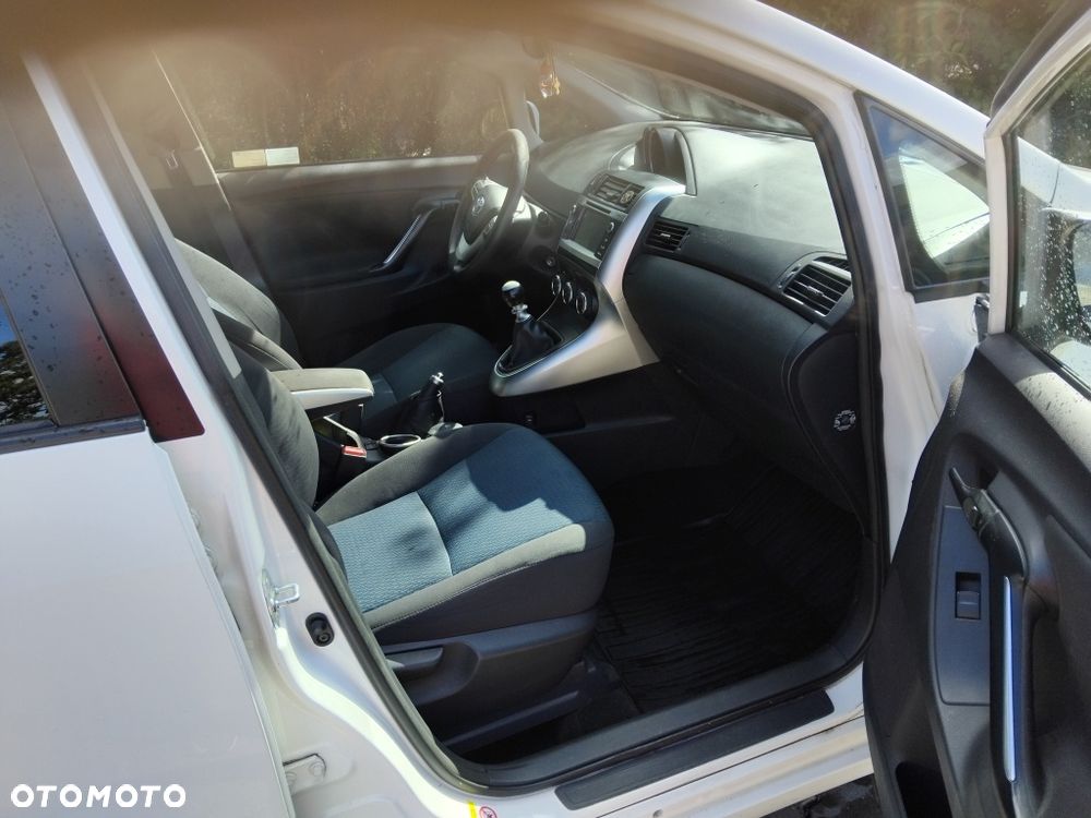 Toyota Verso - 7