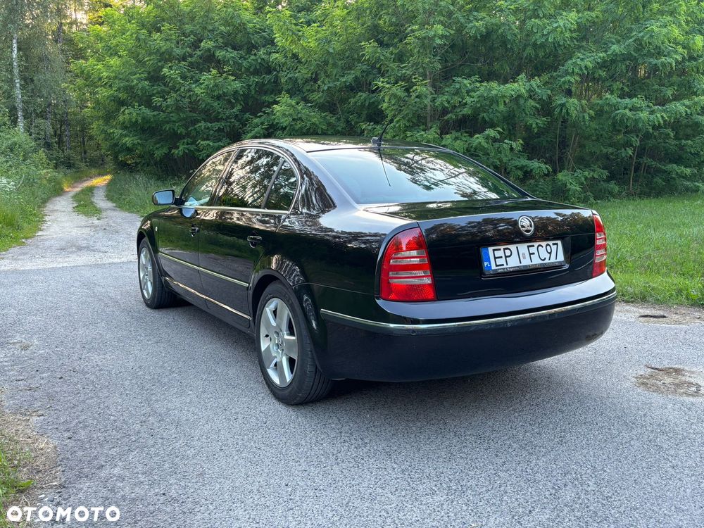 Skoda Superb 2.8 V6 Tiptronic Elegance - 4