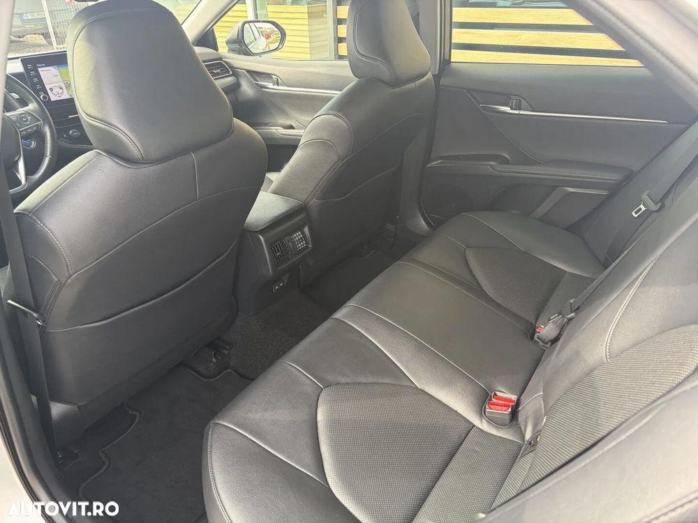 Toyota Camry 2.5 Dynamic - 9
