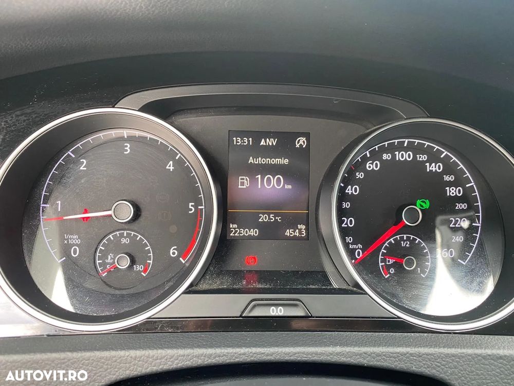 Volkswagen Golf - 8