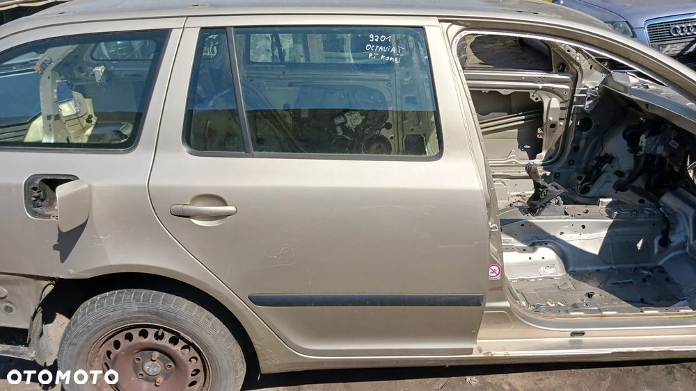 Drzwi prawy tył skoda Octavia II kombi 9201 mechanizm podnoszenia szyby szyba - 1