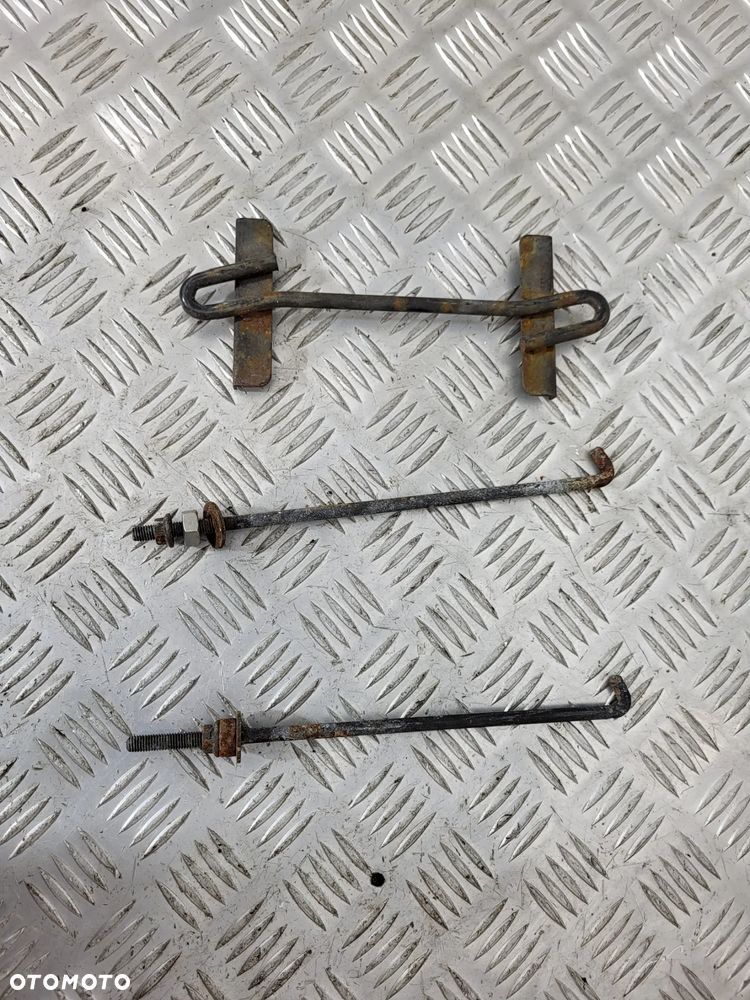 Hyundai Terracan Mocowanie Akumulatora - 1