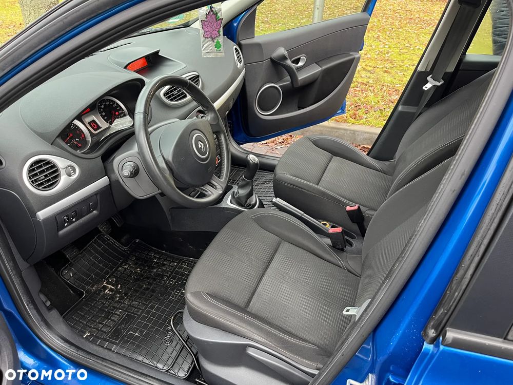 Renault Clio - 9