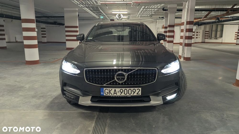 Volvo V90 Cross Country D5 AWD Pro - 2