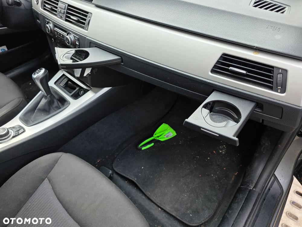 BMW Seria 3 318i Edition Exclusive - 9