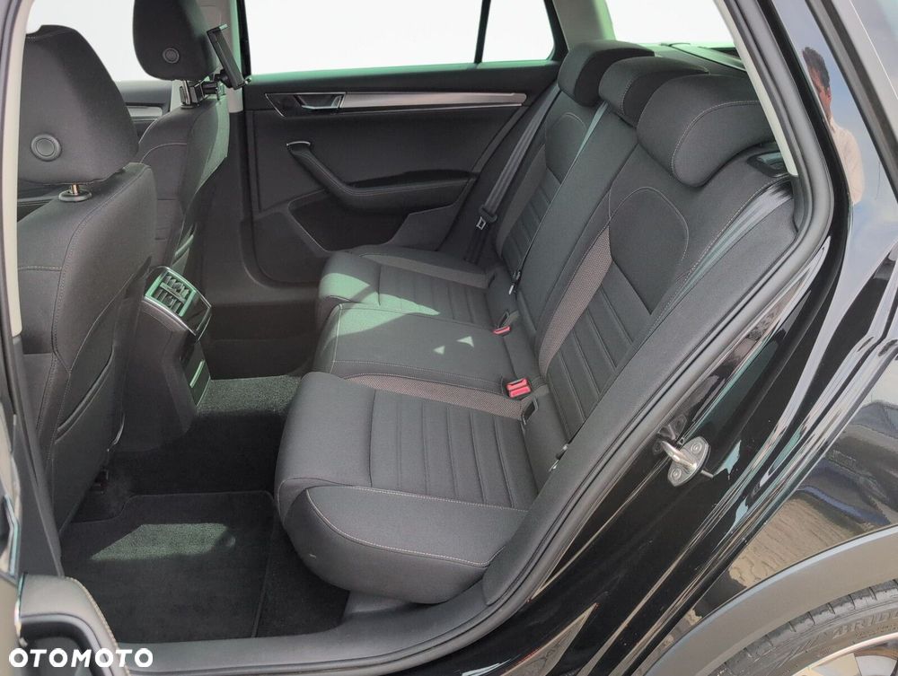 Skoda Superb 2.0 TDI SCR 4x4 Scout DSG - 13