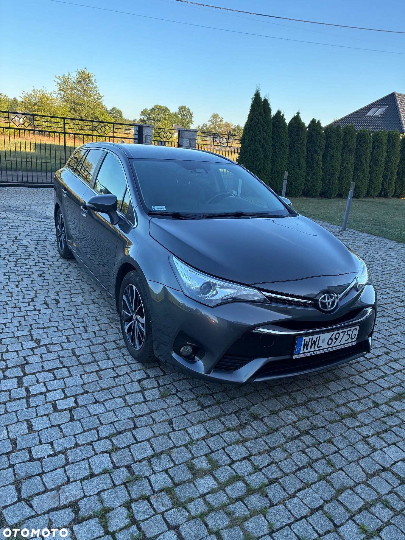 Toyota Avensis 1.8 Premium - 1