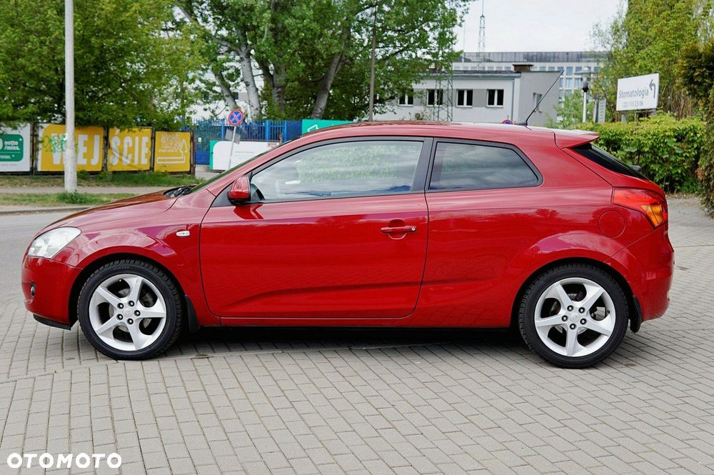 Kia Ceed - 8