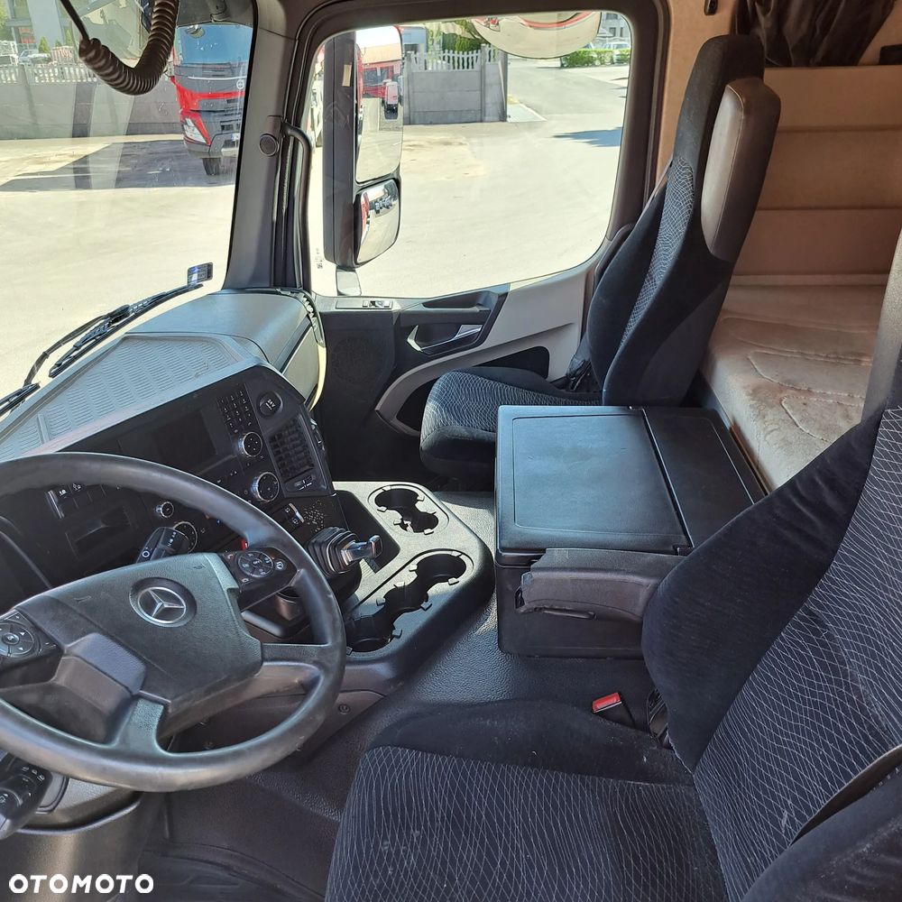 Mercedes-Benz Actros - 9