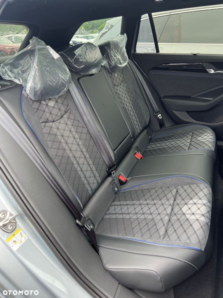 Volkswagen Passat Variant 2.0 TSI R-Line Plus DSG - 8