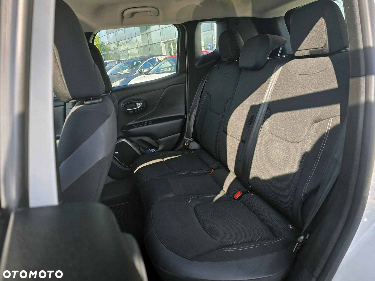 Jeep Renegade - 16