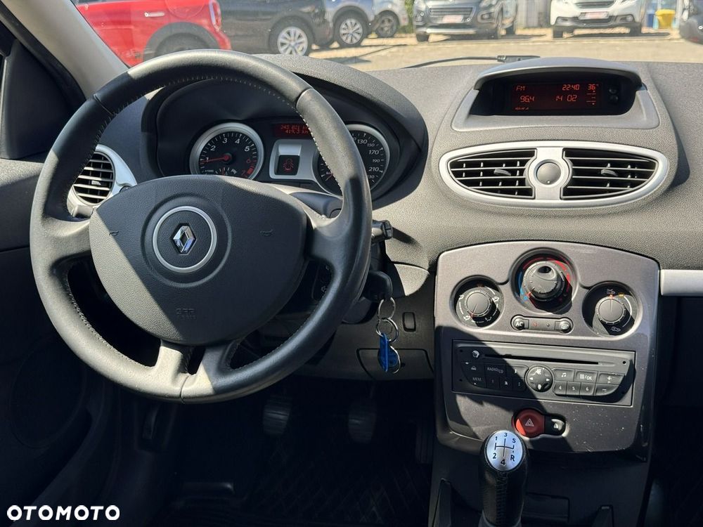 Renault Clio - 19