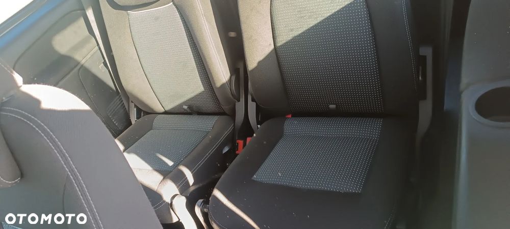 Ford Galaxy - 13