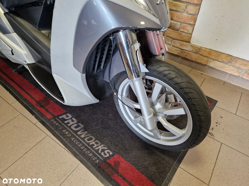 Peugeot Geopolis - 18
