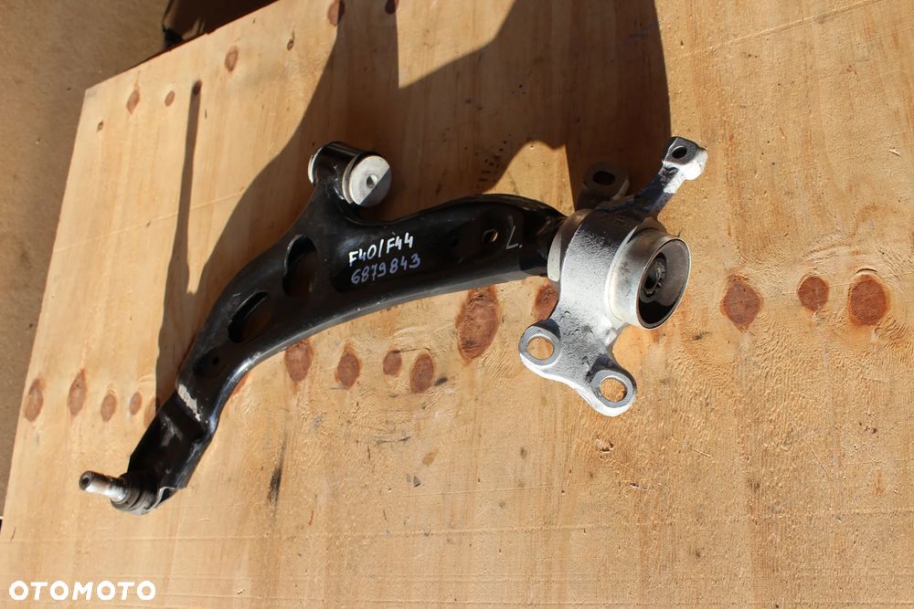 WAHACZ LEWY PRZEDNI BMW F40 F44 6879843 2021