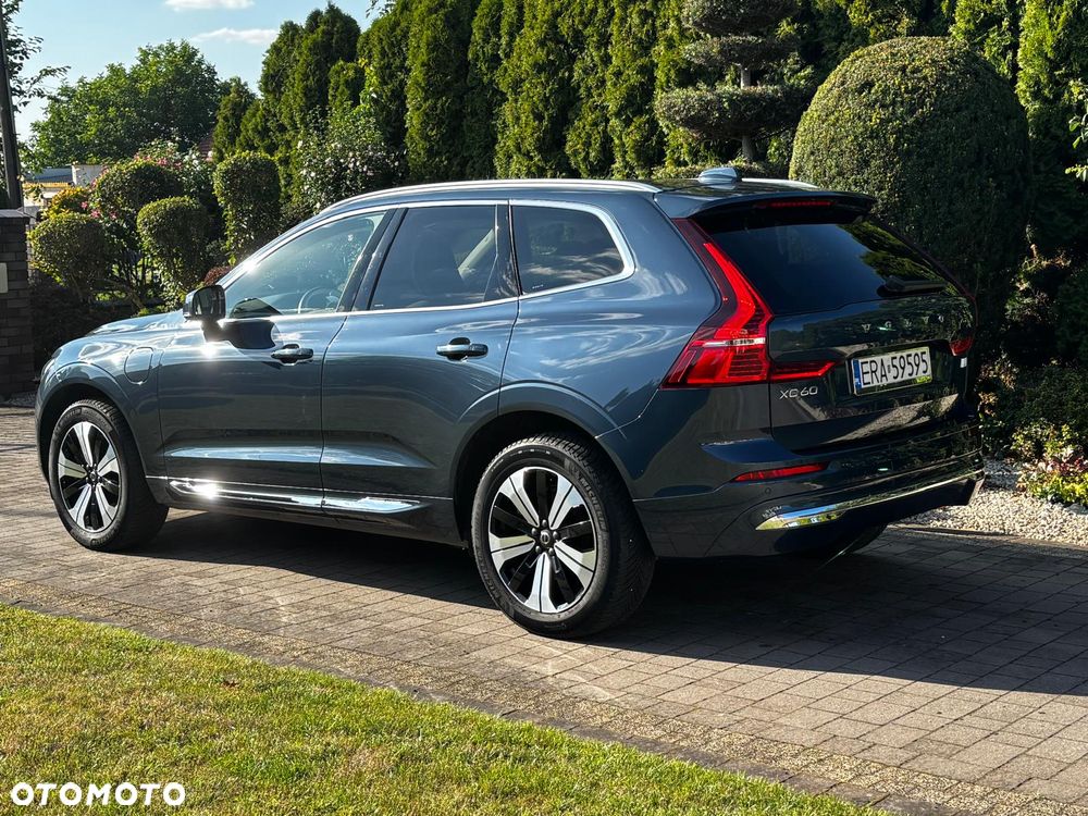 Volvo XC 60 T6 Plug-In Hybrid AWD Plus Dark - 11