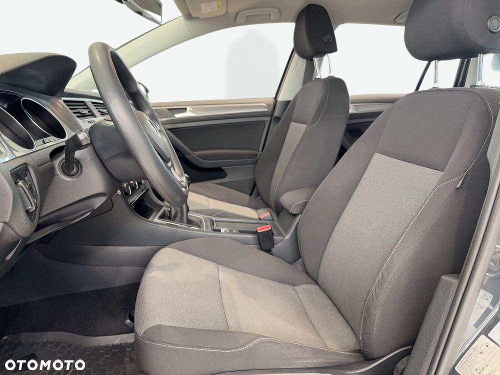 Volkswagen Golf Variant - 10