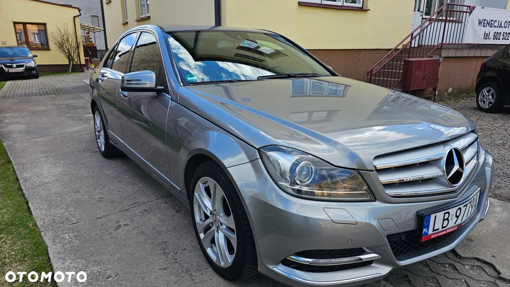 Mercedes-Benz Klasa C 200 CGI BlueEFFICIENCY Avantgarde - 11