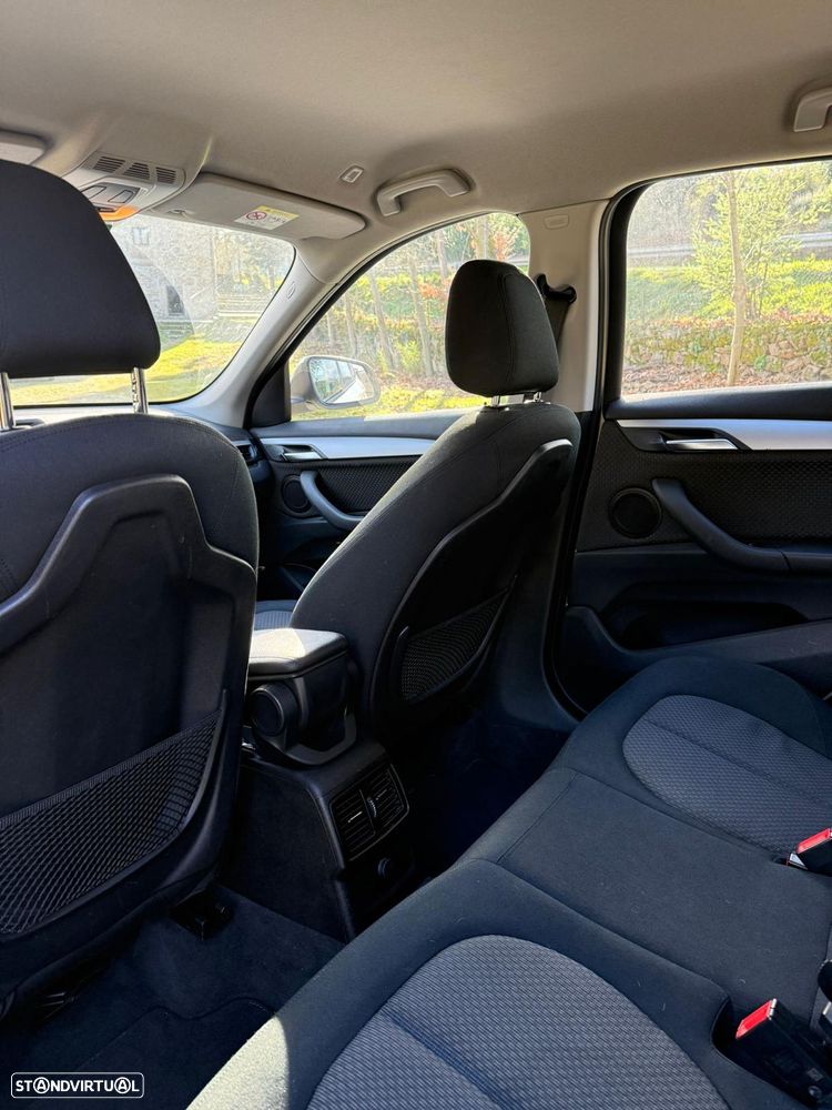 BMW X1 sDrive18i - 16