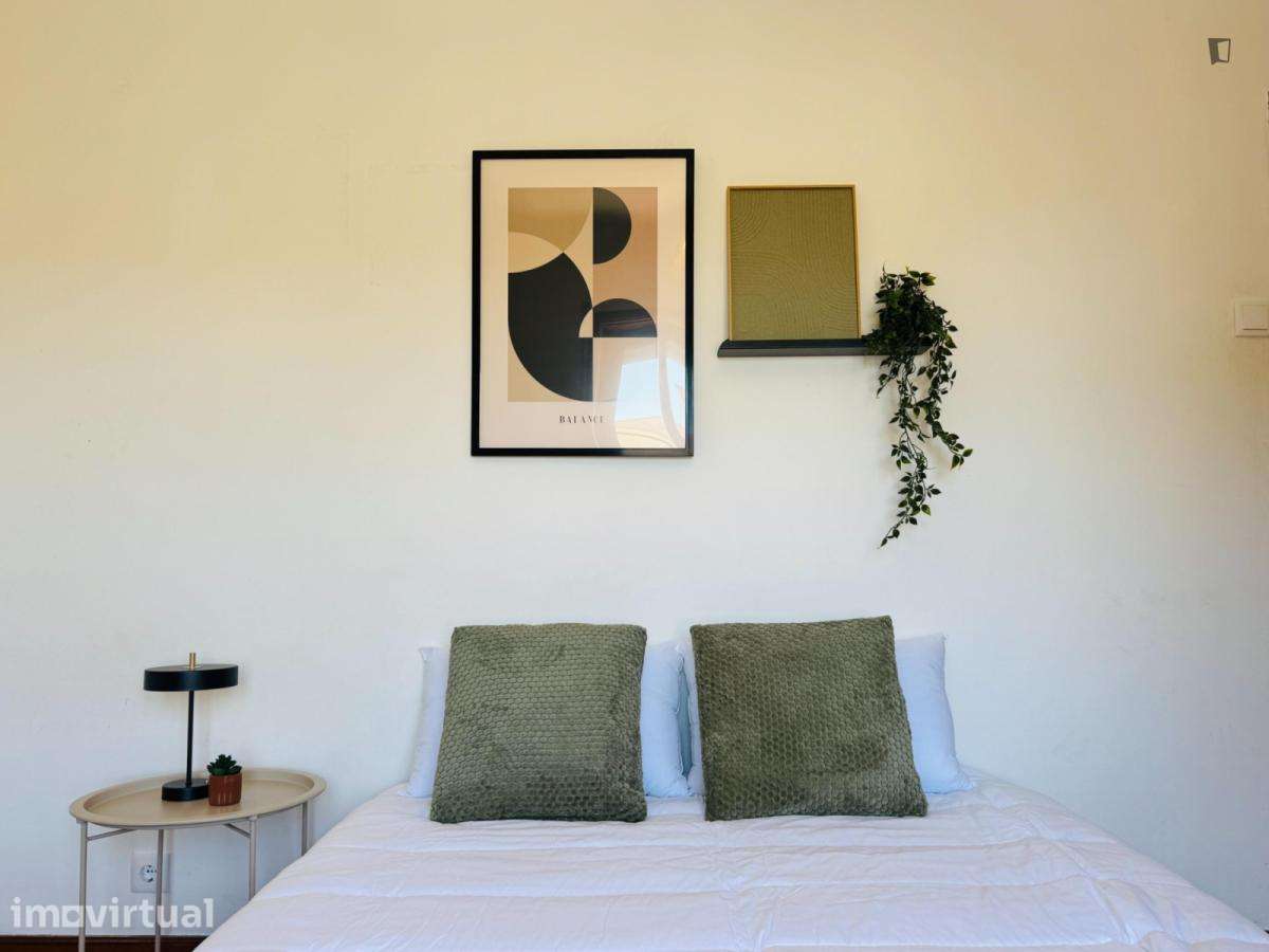 Quarto - localizado em Montes Claros Coimbra - Grande imagem: 3/8