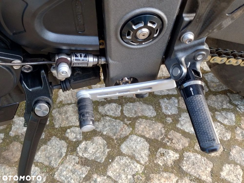 Triumph Speed Triple - 34