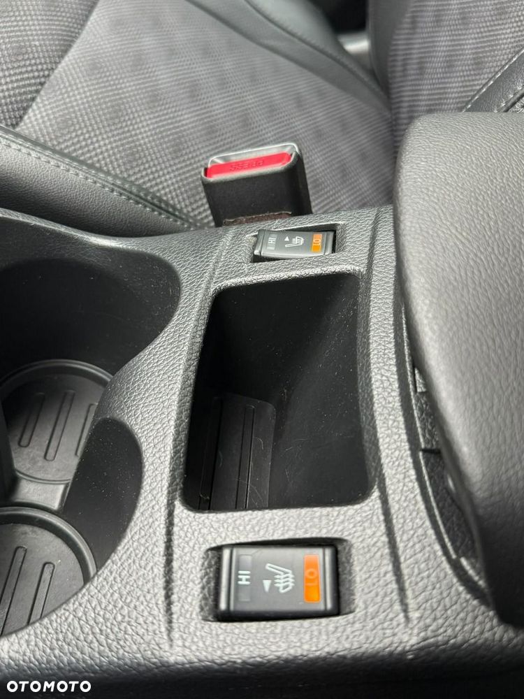 Nissan Qashqai - 25