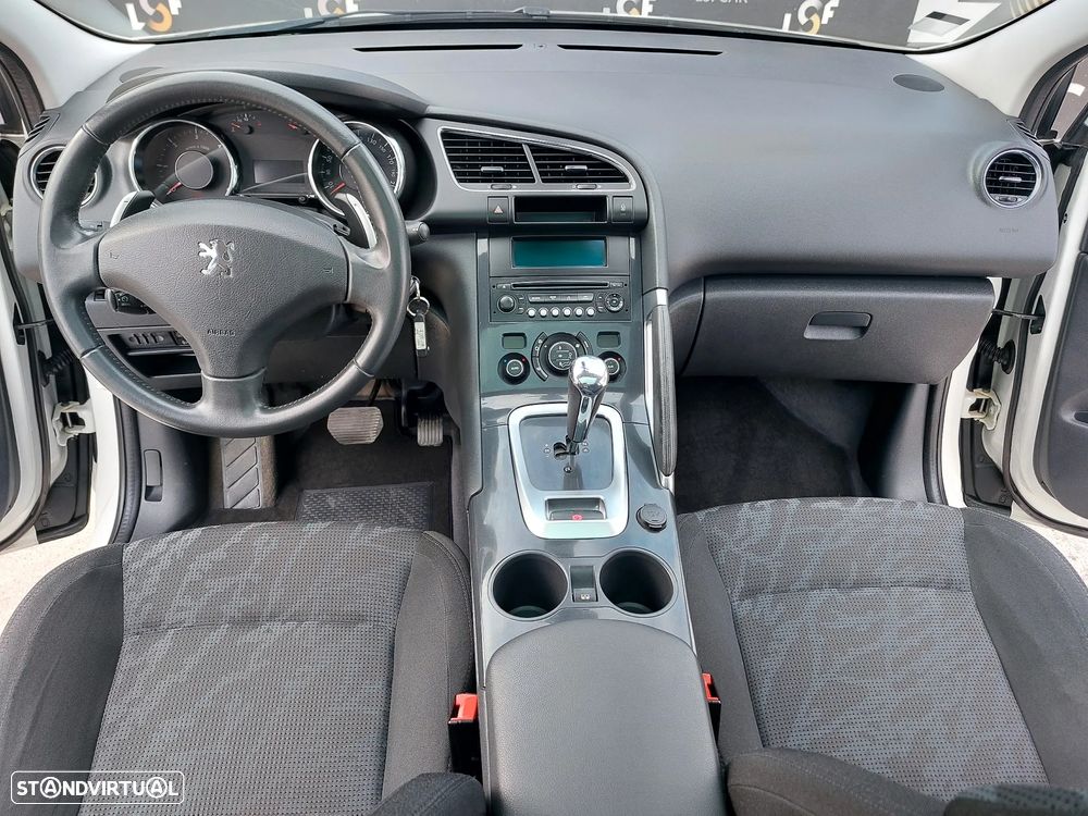 Peugeot 3008 1.6 e-HDi Executive CMP6 - 17
